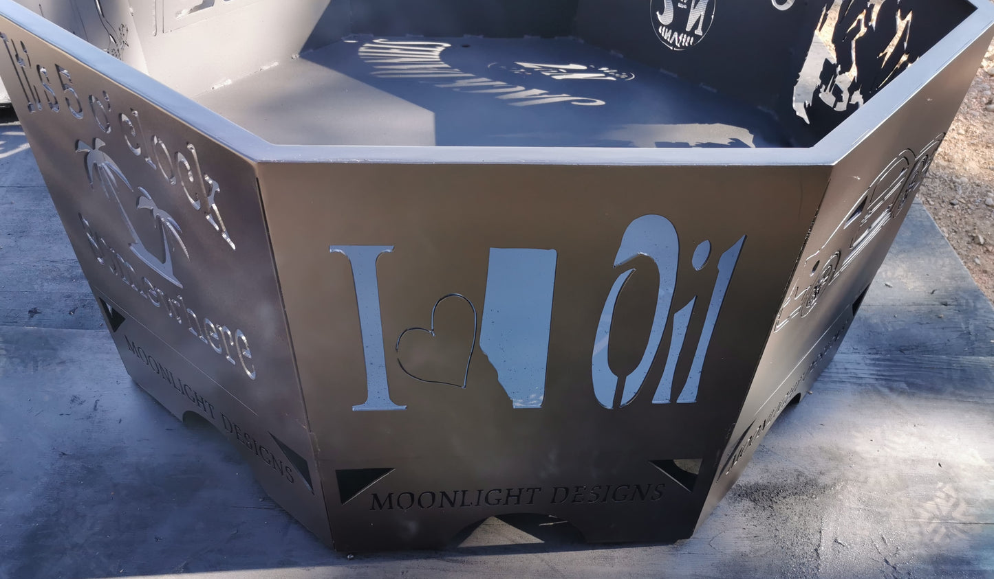 8 Sided Octagon Fire Pit, 32" with Base and Feet